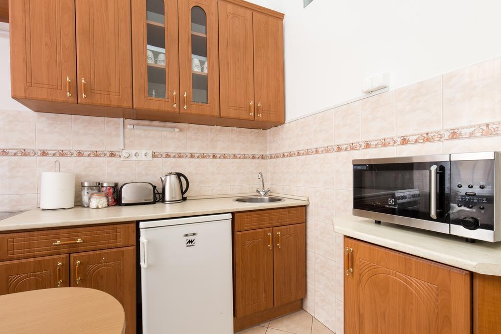 Bpm: Dob70 Classic Apartment In Downtown Budapest Room photo